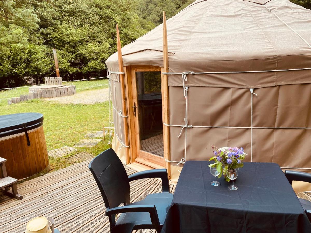 Wigwam, séjour ecolo glamping Frechet-Aure Exterior foto