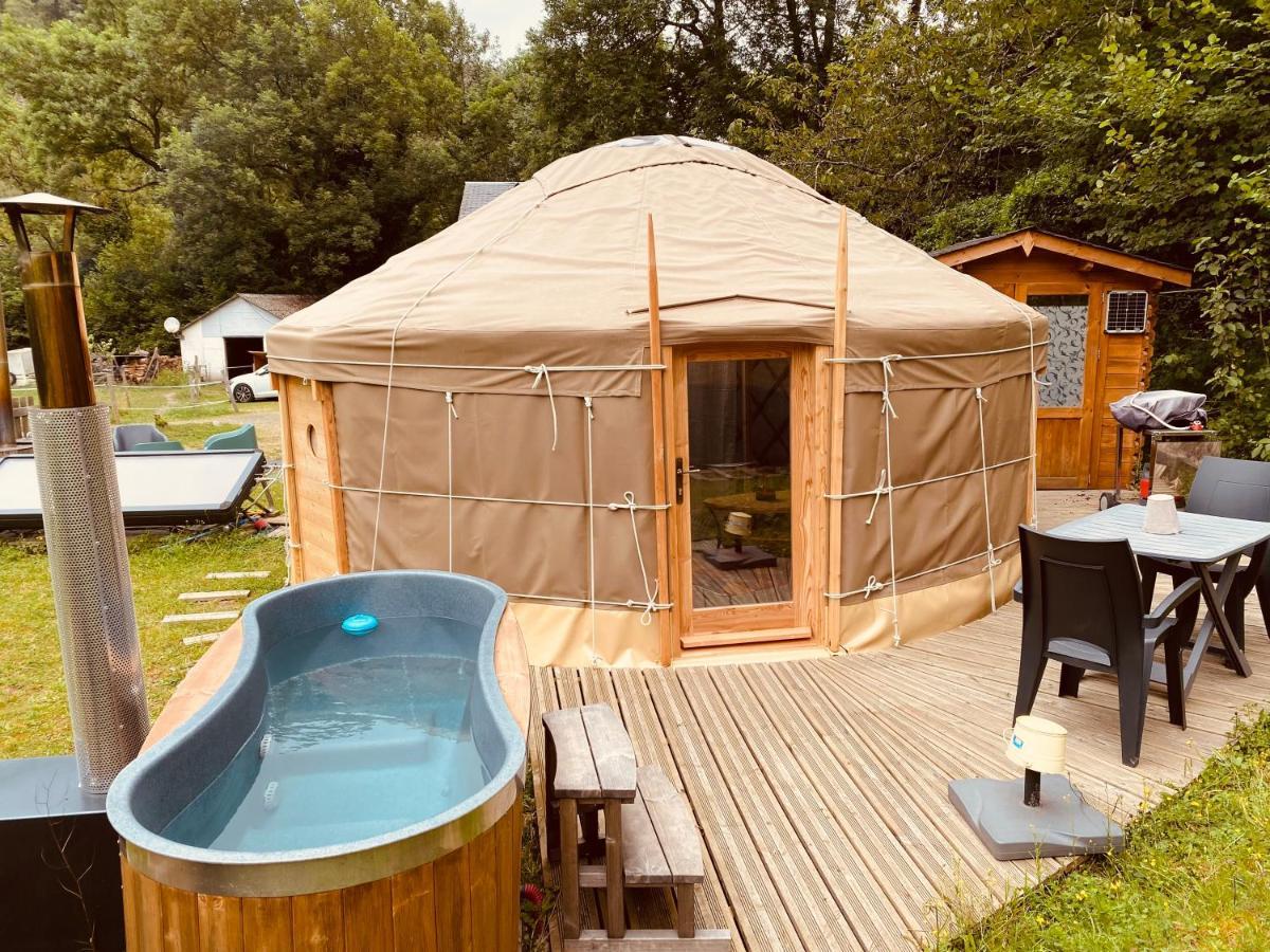 Wigwam, séjour ecolo glamping Frechet-Aure Exterior foto