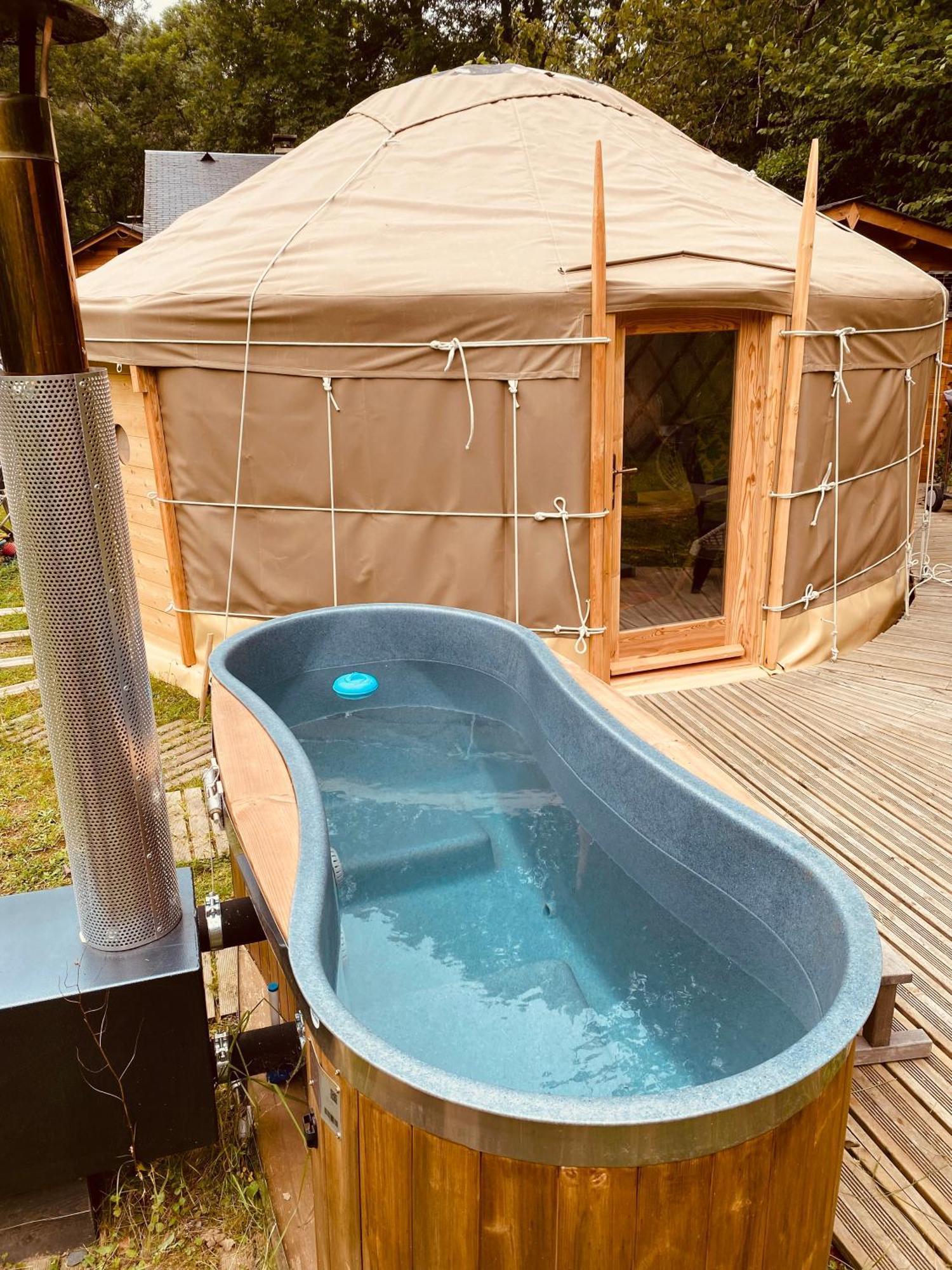 Wigwam, séjour ecolo glamping Frechet-Aure Exterior foto