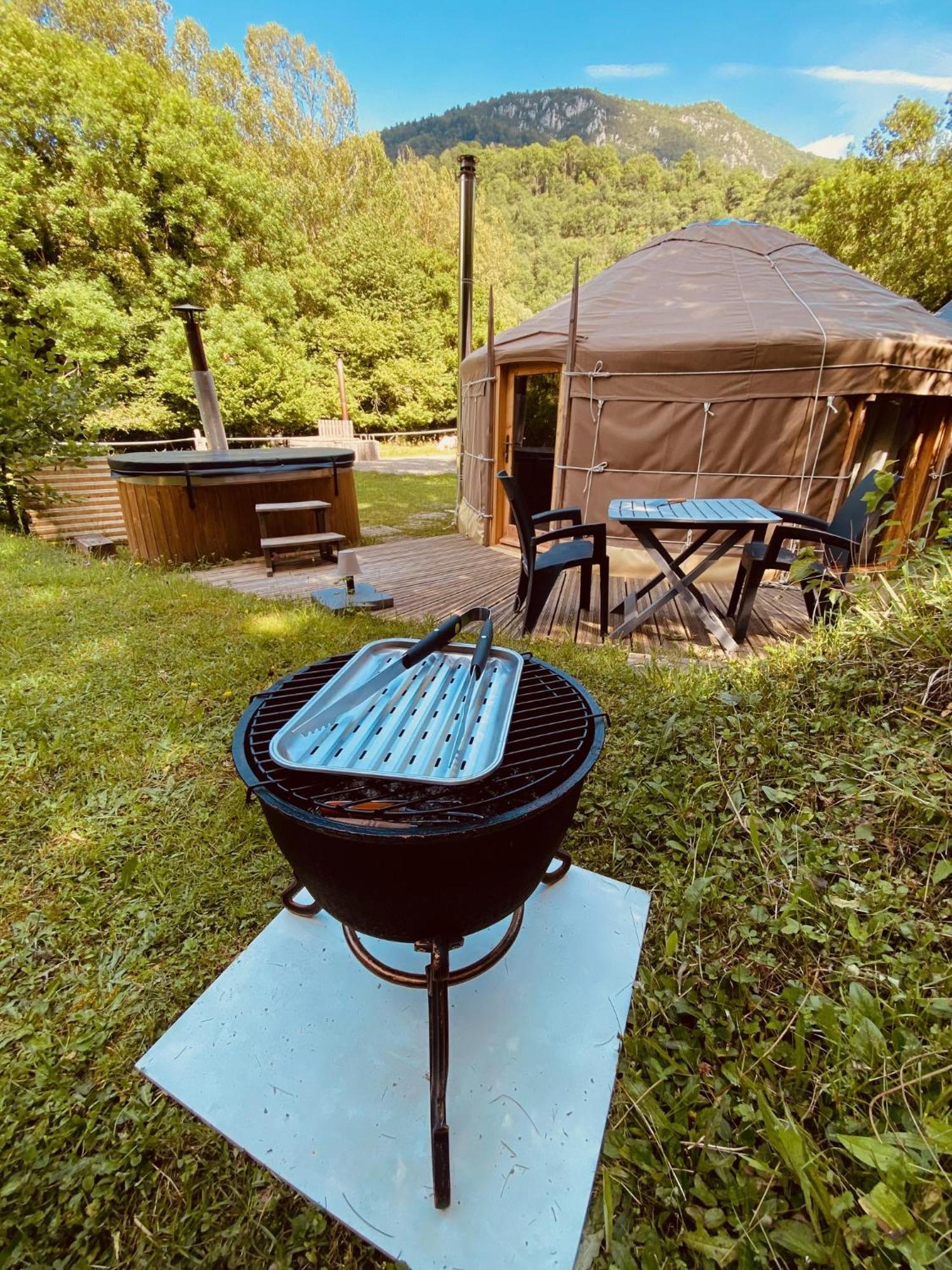 Wigwam, séjour ecolo glamping Frechet-Aure Exterior foto